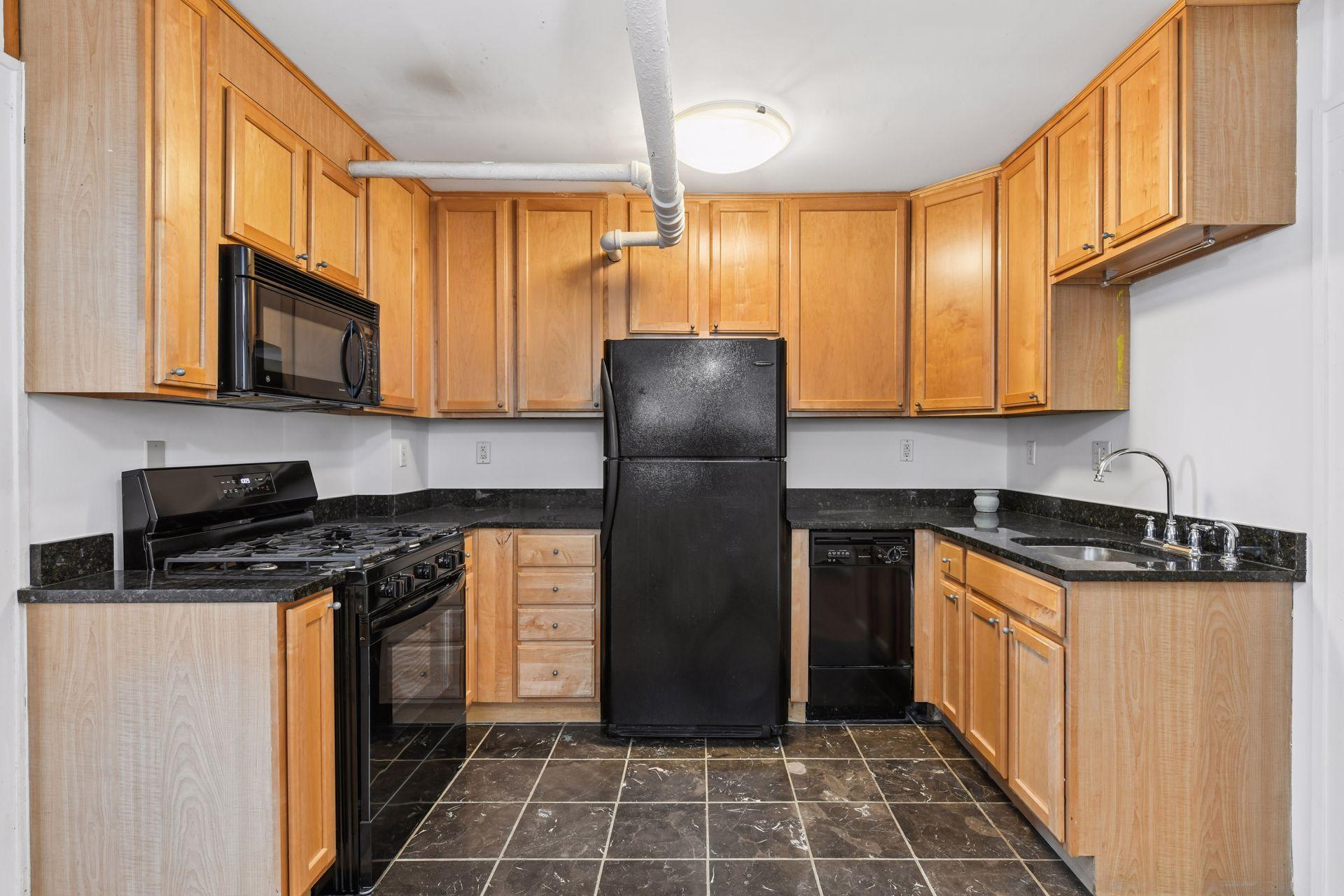 522 Ridgewood Avenue, Unit 9 Minneapolis, MN 55403 - Photo 11 of 19