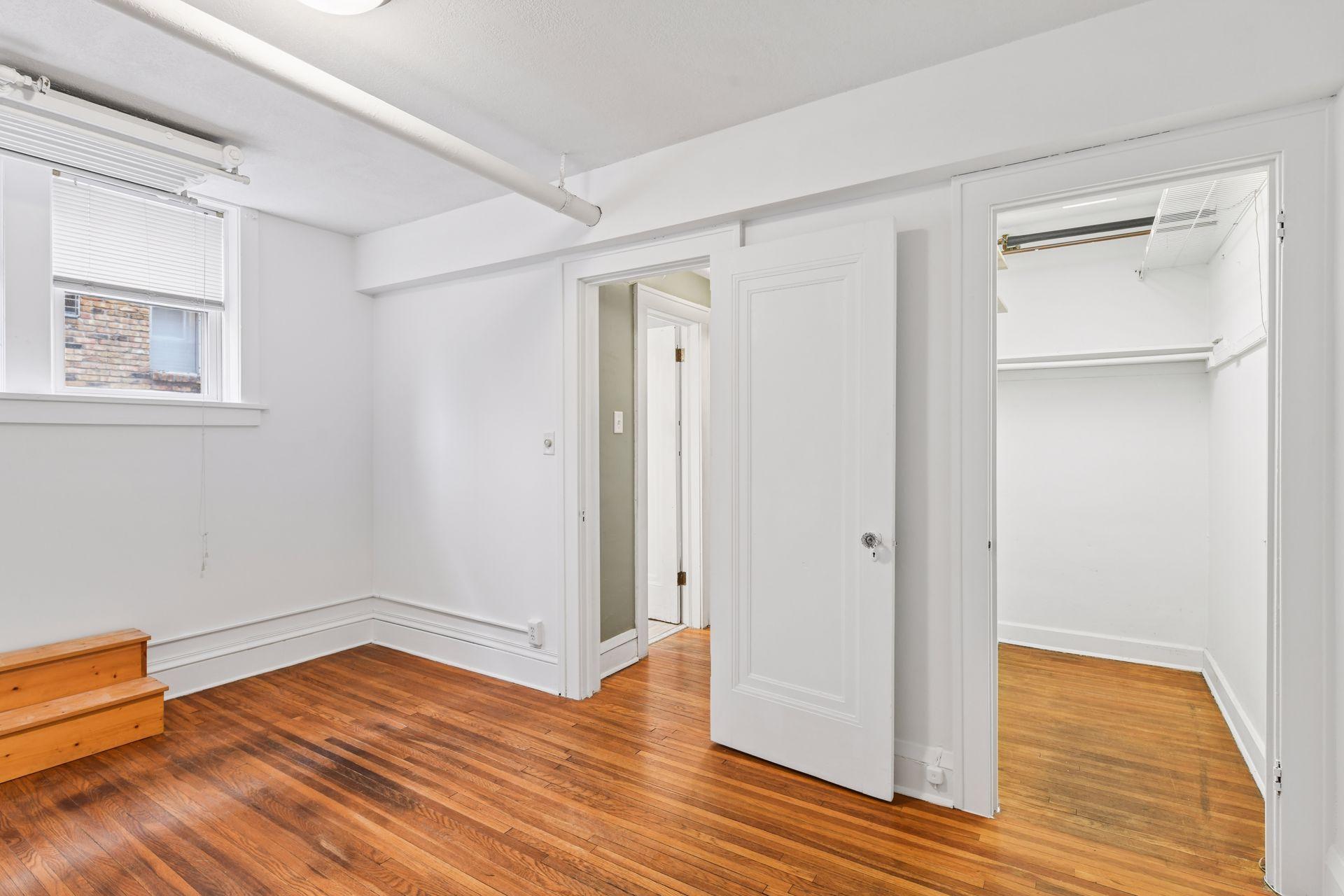 522 Ridgewood Avenue, Unit 9 Minneapolis, MN 55403 - Photo 16 of 19