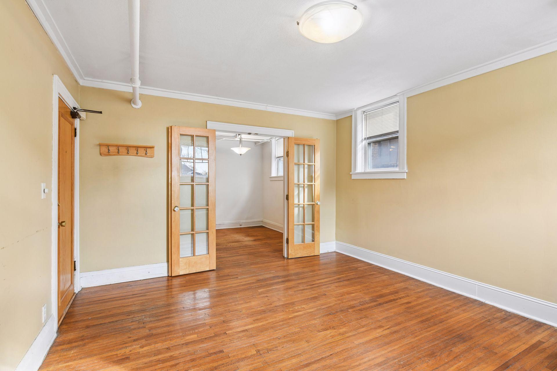 522 Ridgewood Avenue, Unit 9 Minneapolis, MN 55403 - Photo 6 of 19