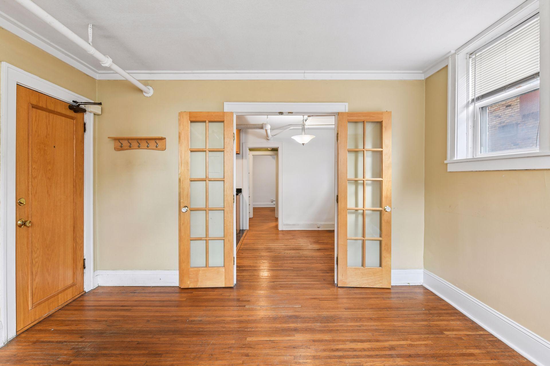 522 Ridgewood Avenue, Unit 9 Minneapolis, MN 55403 - Photo 7 of 19