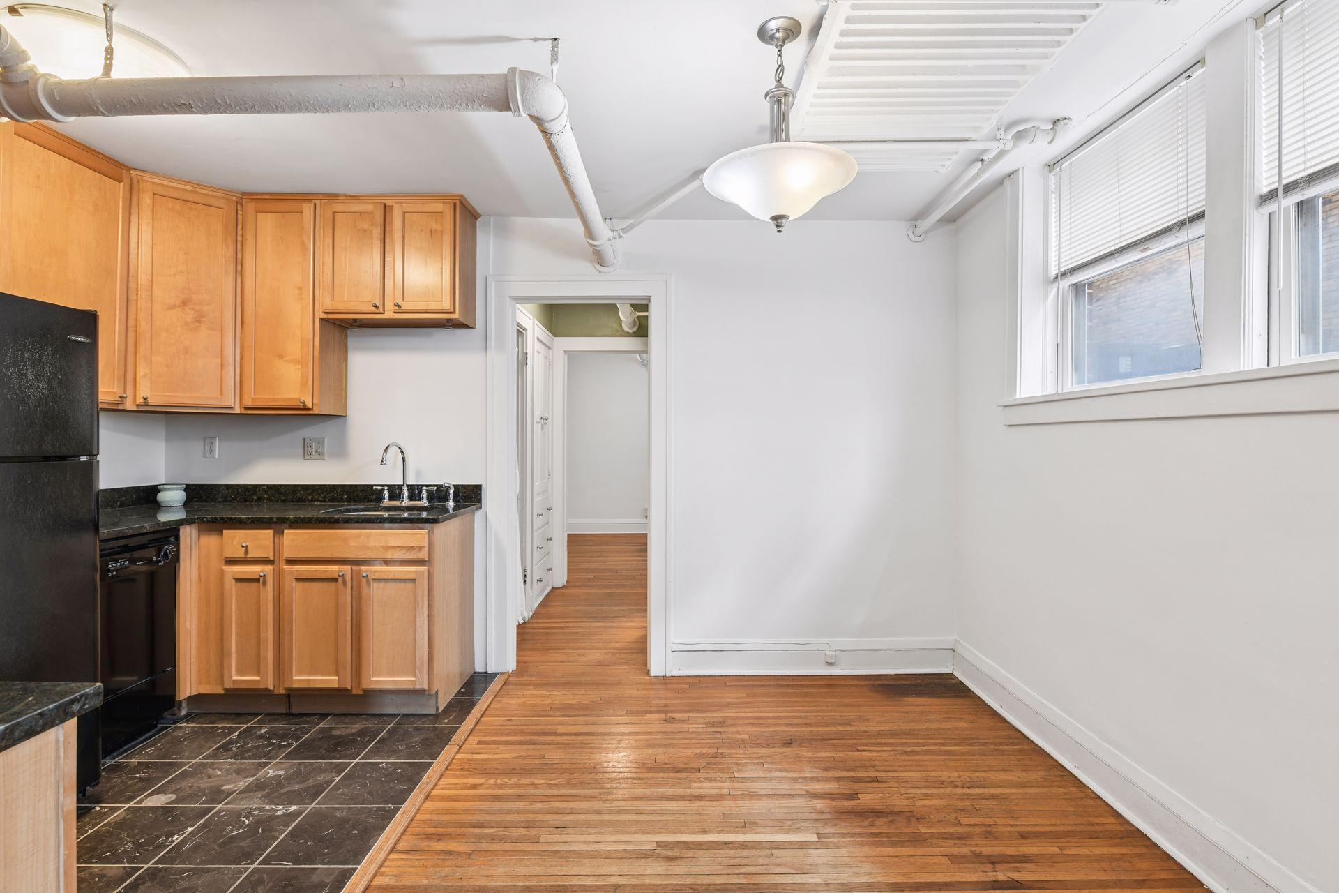 522 Ridgewood Avenue, Unit 9 Minneapolis, MN 55403 - Photo 9 of 19