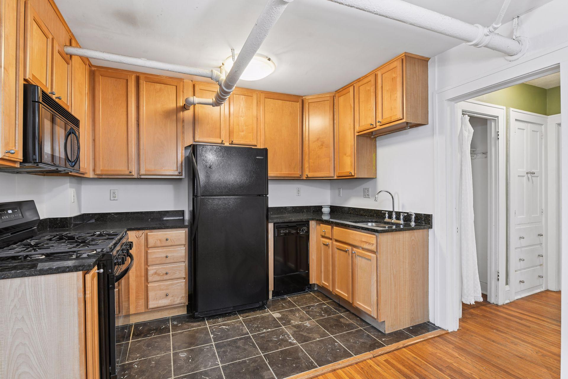 522 Ridgewood Avenue, Unit 9 Minneapolis, MN 55403 - Photo 10 of 19