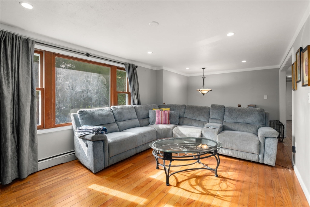 244 Mendon Street Blackstone, MA 01504 - Photo 5 of 40