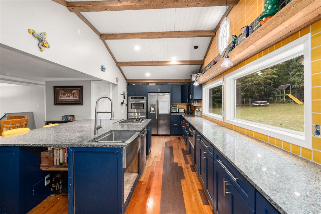 244 Mendon Street Blackstone, MA 01504 - Photo 10 of 40