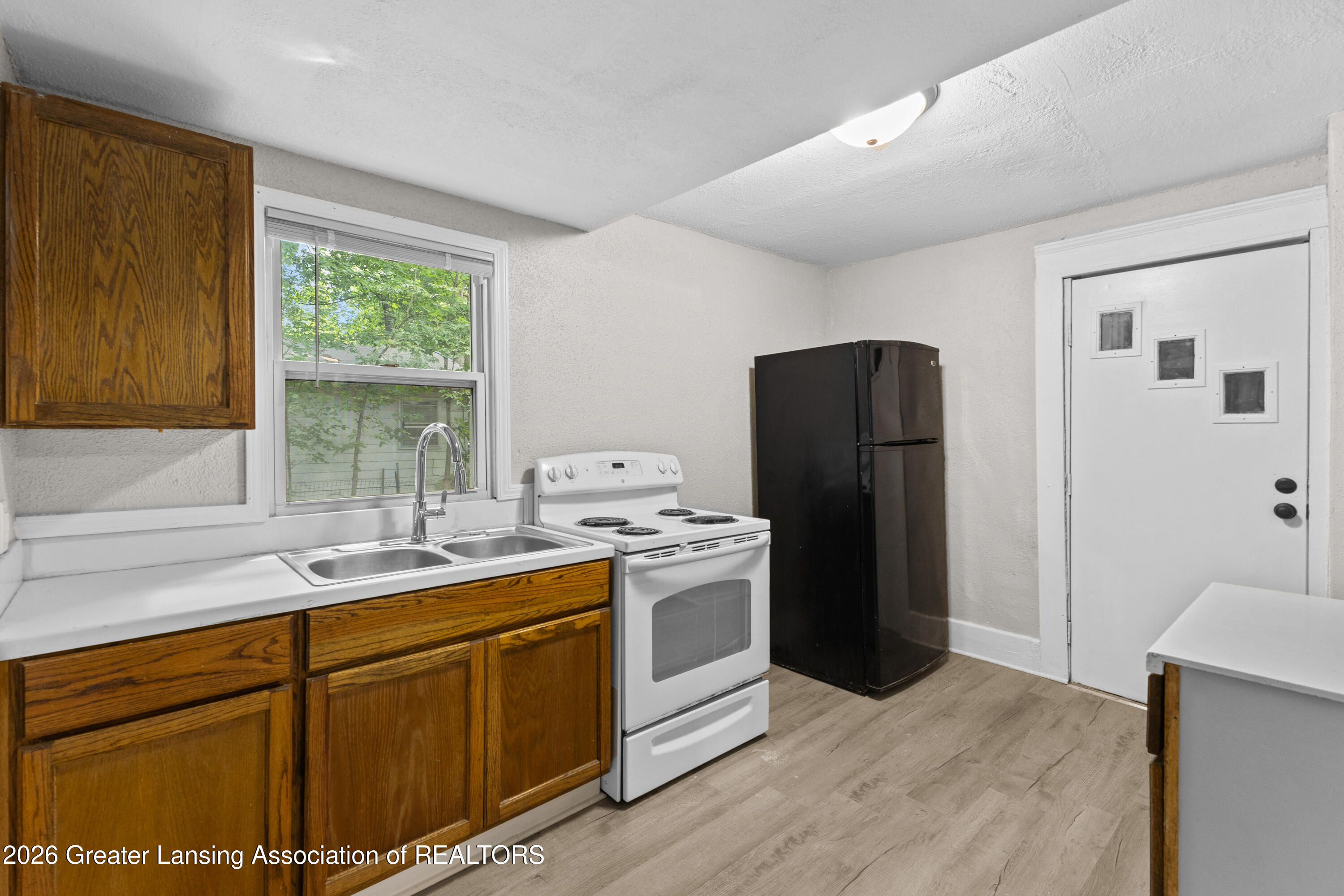 607 Shepard Street Lansing, MI 48912 - Photo 17 of 35 IMG_3124