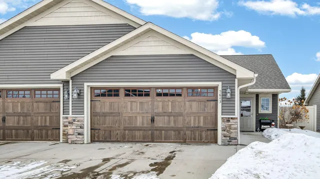 $339,900 | 5643 Grn Pk Drive, Eau Claire, WI 54703