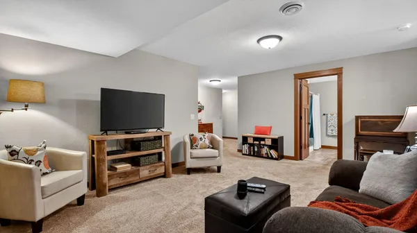 $329,900 | 5643 Grn Pk Drive, Eau Claire, WI 54703