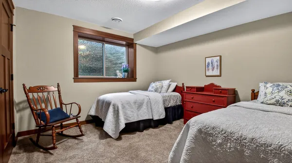 $329,900 | 5643 Grn Pk Drive, Eau Claire, WI 54703