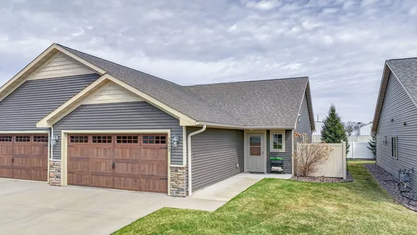 $319,900 | 5643 Grn Pk Drive, Eau Claire, WI 54703