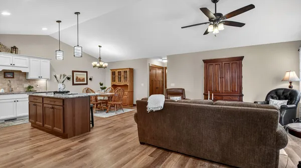 $329,900 | 5643 Grn Pk Drive, Eau Claire, WI 54703