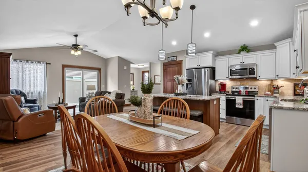 $329,900 | 5643 Grn Pk Drive, Eau Claire, WI 54703