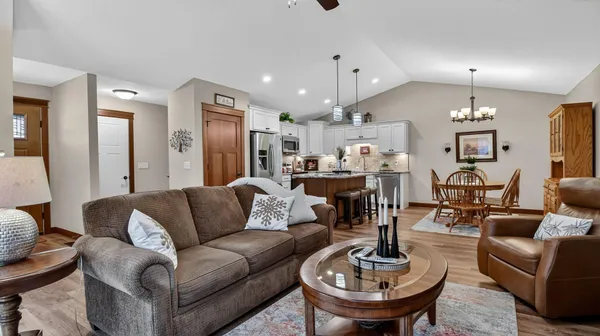 $329,900 | 5643 Grn Pk Drive, Eau Claire, WI 54703