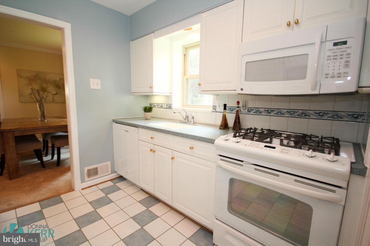 309 Marvin Road Silver Spring, MD 20901 - Photo 15 of 30 Kitchen