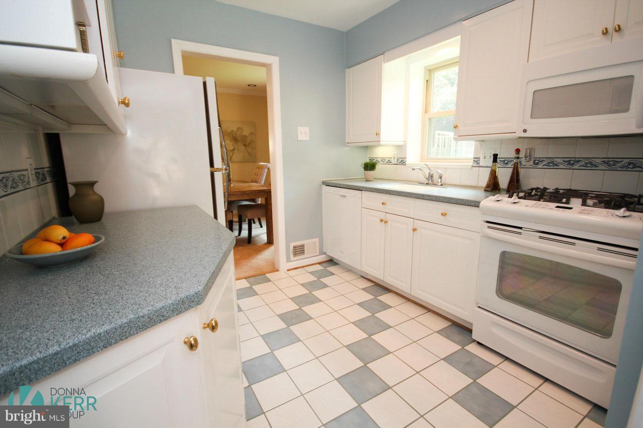 309 Marvin Road Silver Spring, MD 20901 - Photo 16 of 30 Kitchen