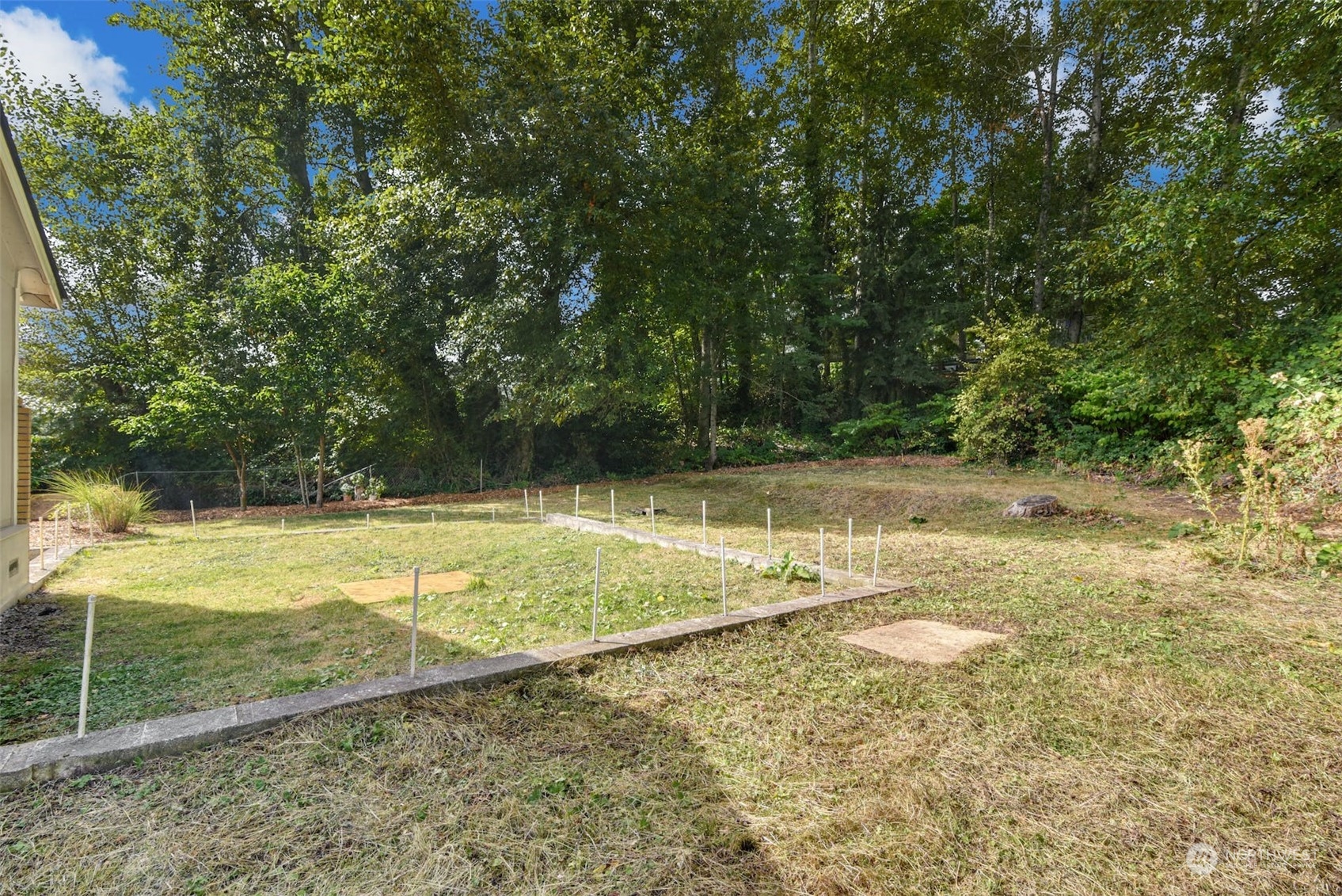 469 Maple Avenue Southwest Renton, WA 98057 - Photo 26 of 30 a view of a backyard with swimming pool