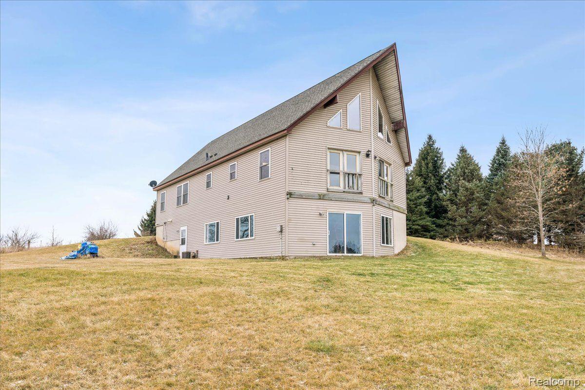 3050 Steinacker Road Howell, MI 48855 - Photo 5 of 31 Gallery Image 5