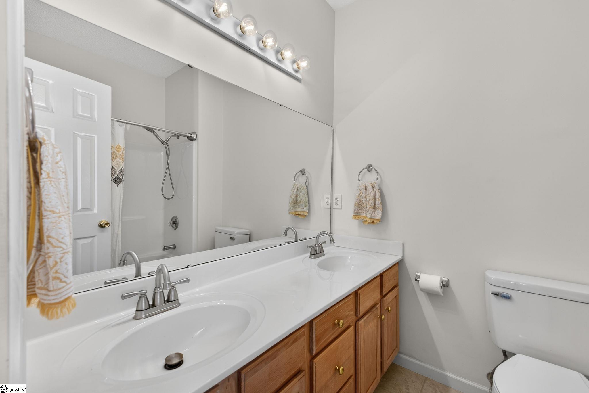 103 A Reef Court Easley, SC 29642 - Photo 16 of 27