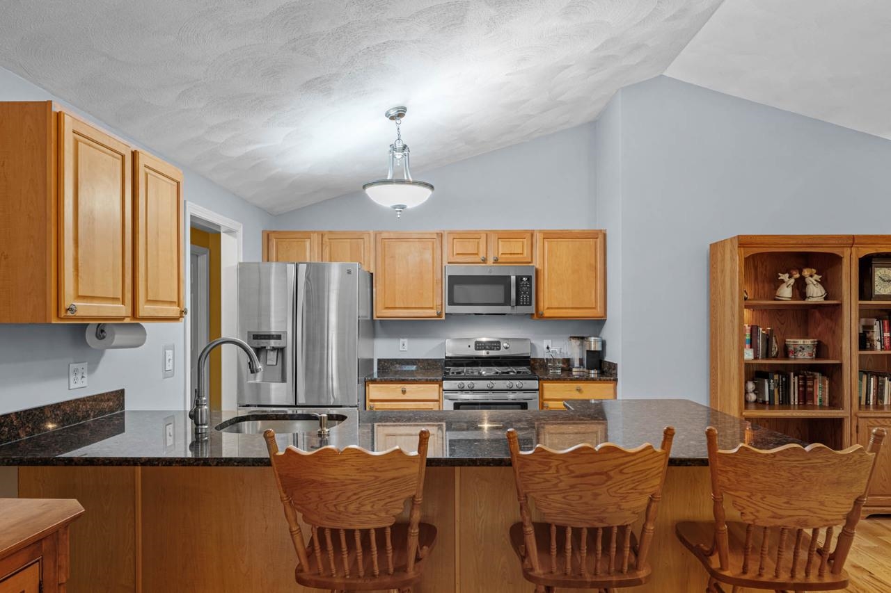 1 Trent Road Hooksett, NH 03106 - Photo 19 of 42