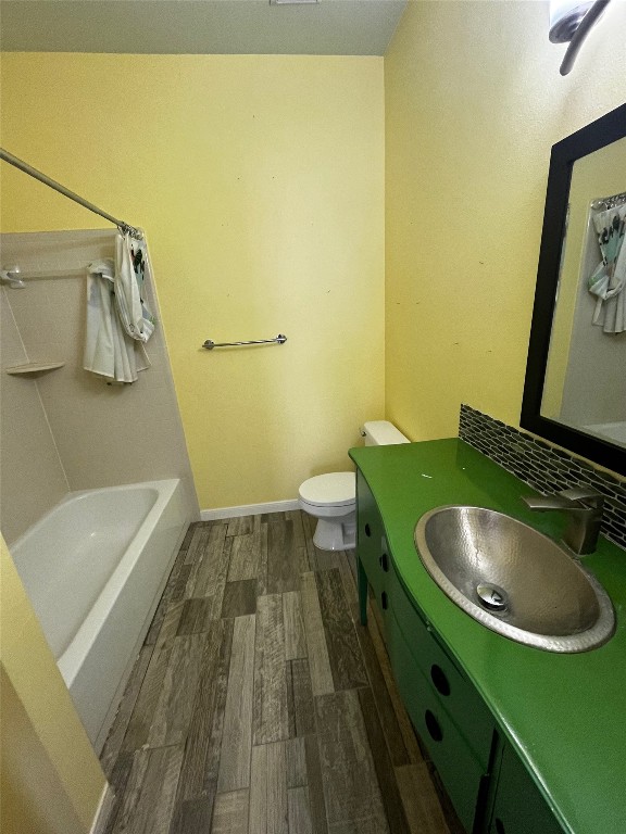 4001 Tanglewilde Street, Unit 1203 Houston, TX 77063 - Photo 12 of 14 a bathroom with a sink and a tub