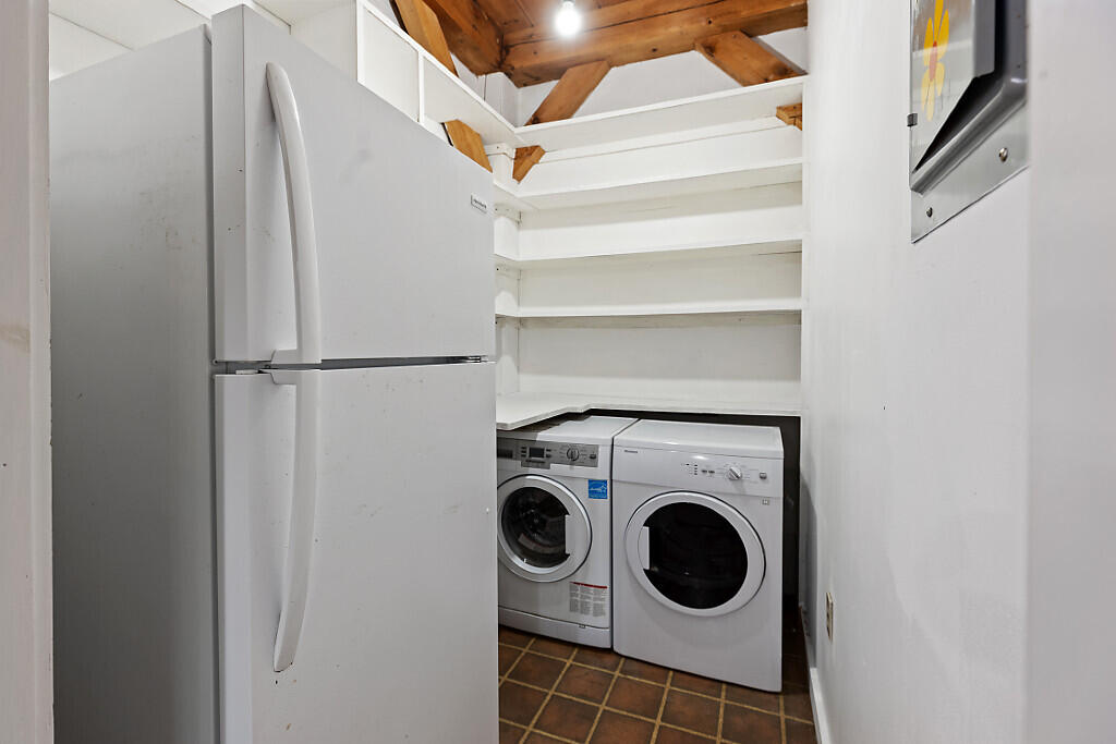 722 Belgrade Road Mount Vernon, ME 04352 - Photo 26 of 119 PANTRY