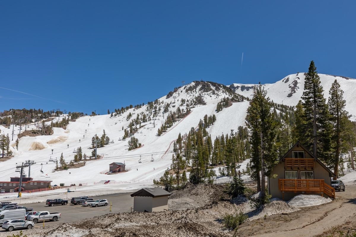 11000 Minaret Road, Unit 2 Mammoth Lakes, CA 93546 - Photo 3 of 31