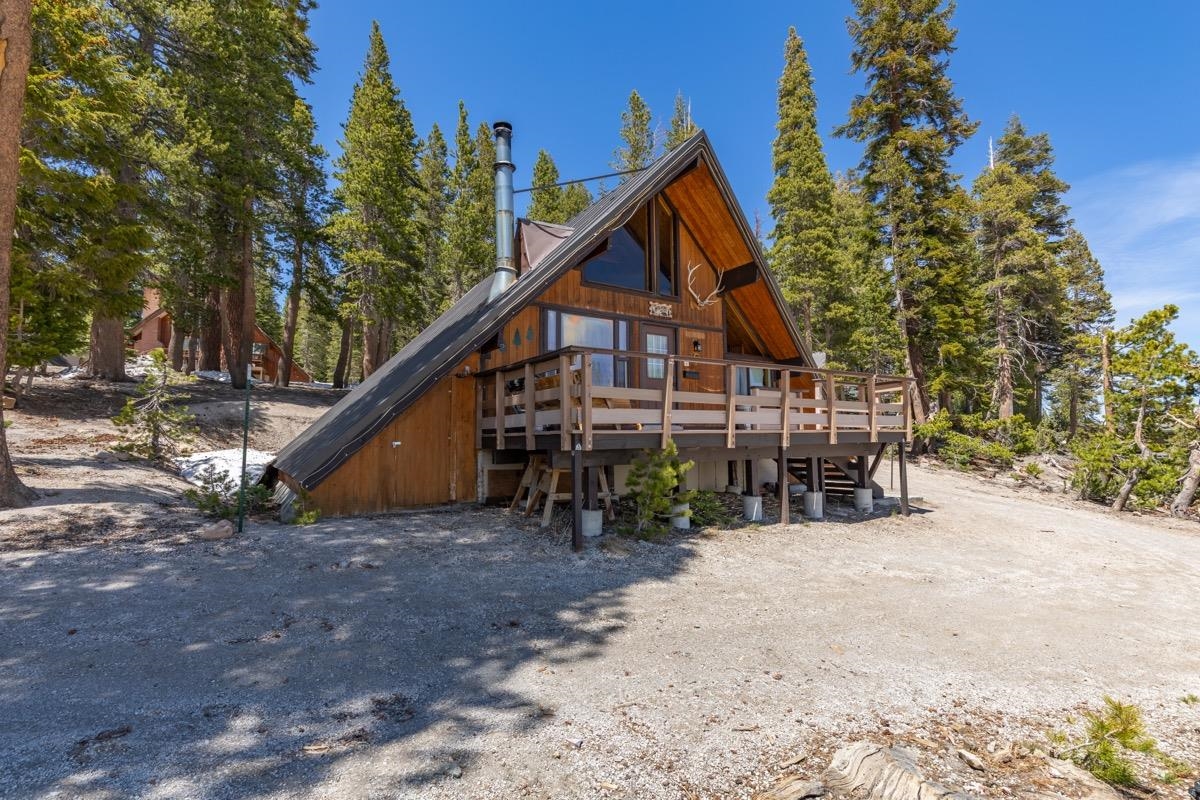 11000 Minaret Road, Unit 2 Mammoth Lakes, CA 93546 - Photo 6 of 31 a view of house with outdoor seating