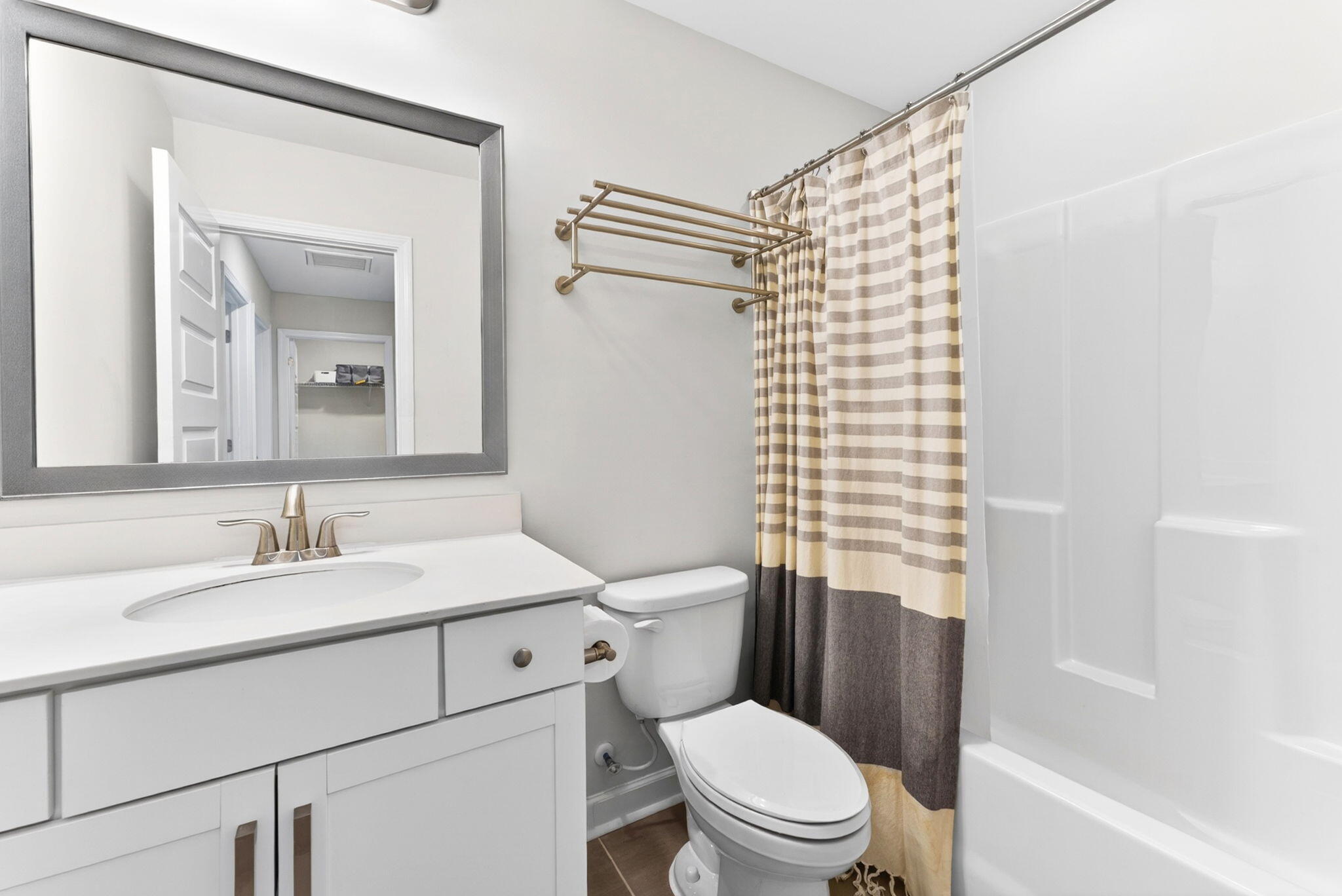 1555 Moss Spring Road Mount Pleasant, SC 29466 - Photo 27 of 44 Bathroom
