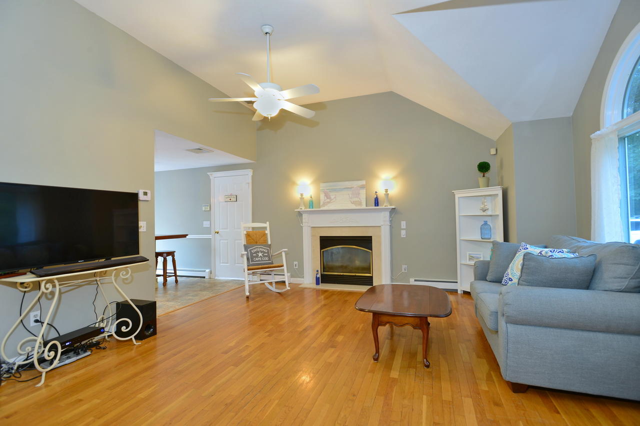 304 Cotuit Road Sandwich, MA 02563 - Photo 5 of 30 Living Room