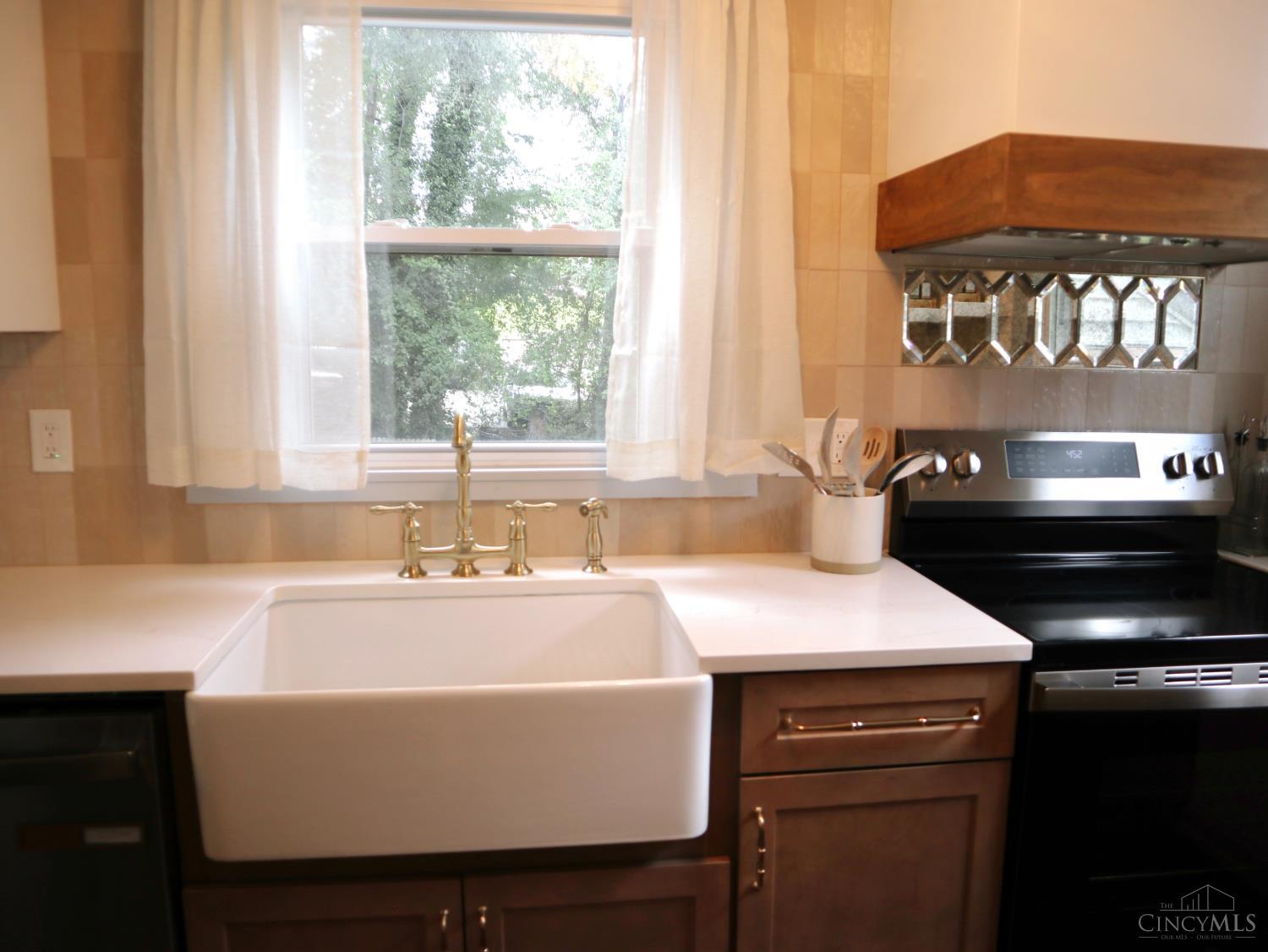 3616 Madison Road Cincinnati, OH 45209 - Photo 4 of 25