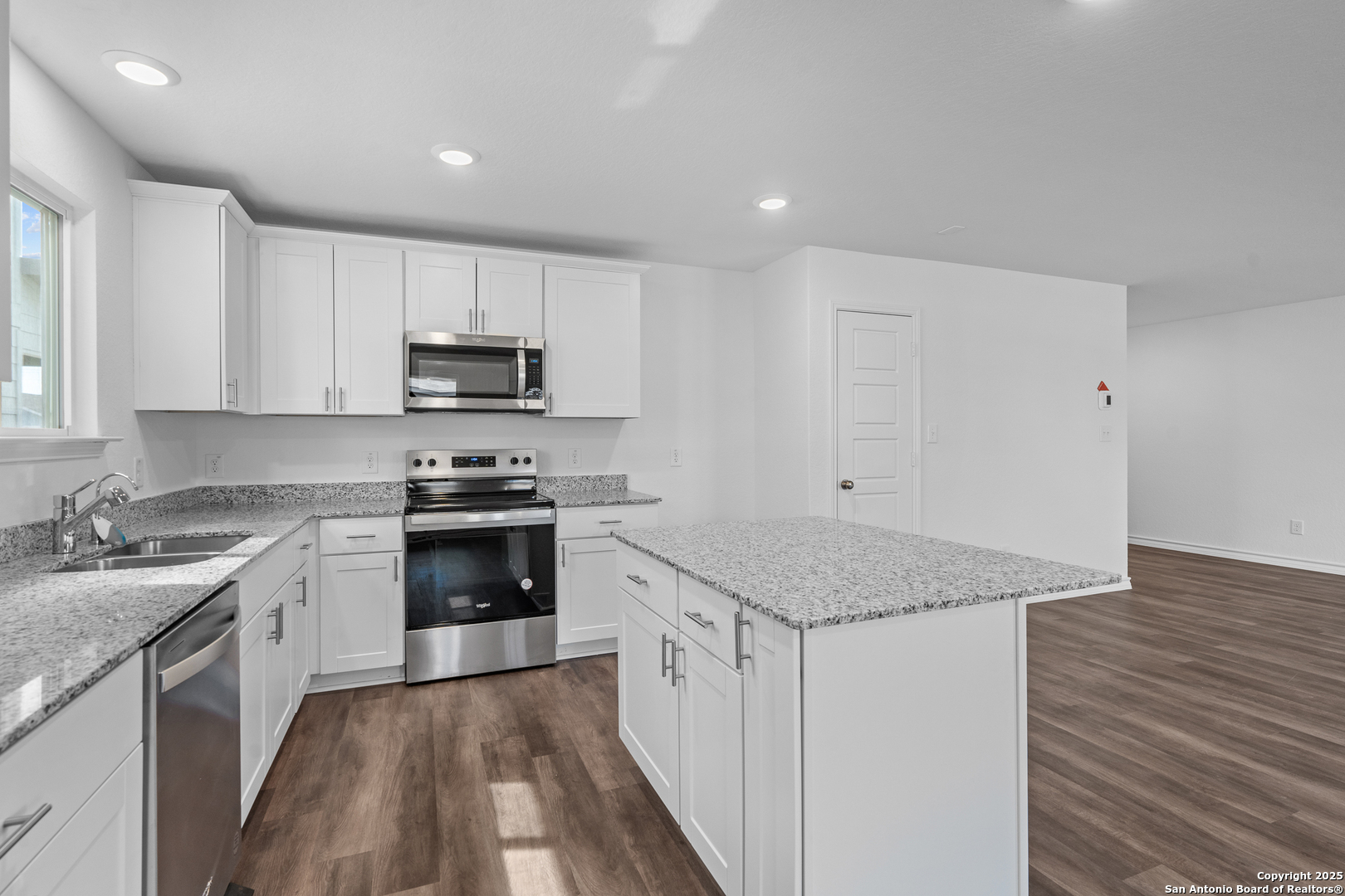 428 Raven Row Marion, TX 78124 - Photo 11 of 29