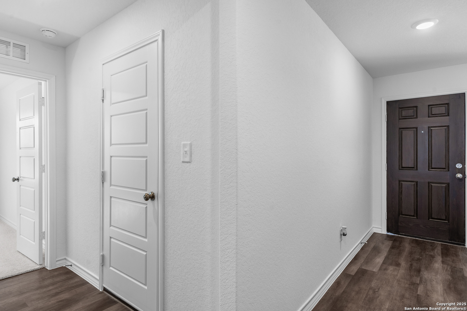 428 Raven Row Marion, TX 78124 - Photo 3 of 29