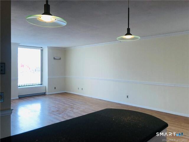 1 Gold Street, Unit 3G Hartford, CT 06103 - Photo 4 of 10 living room