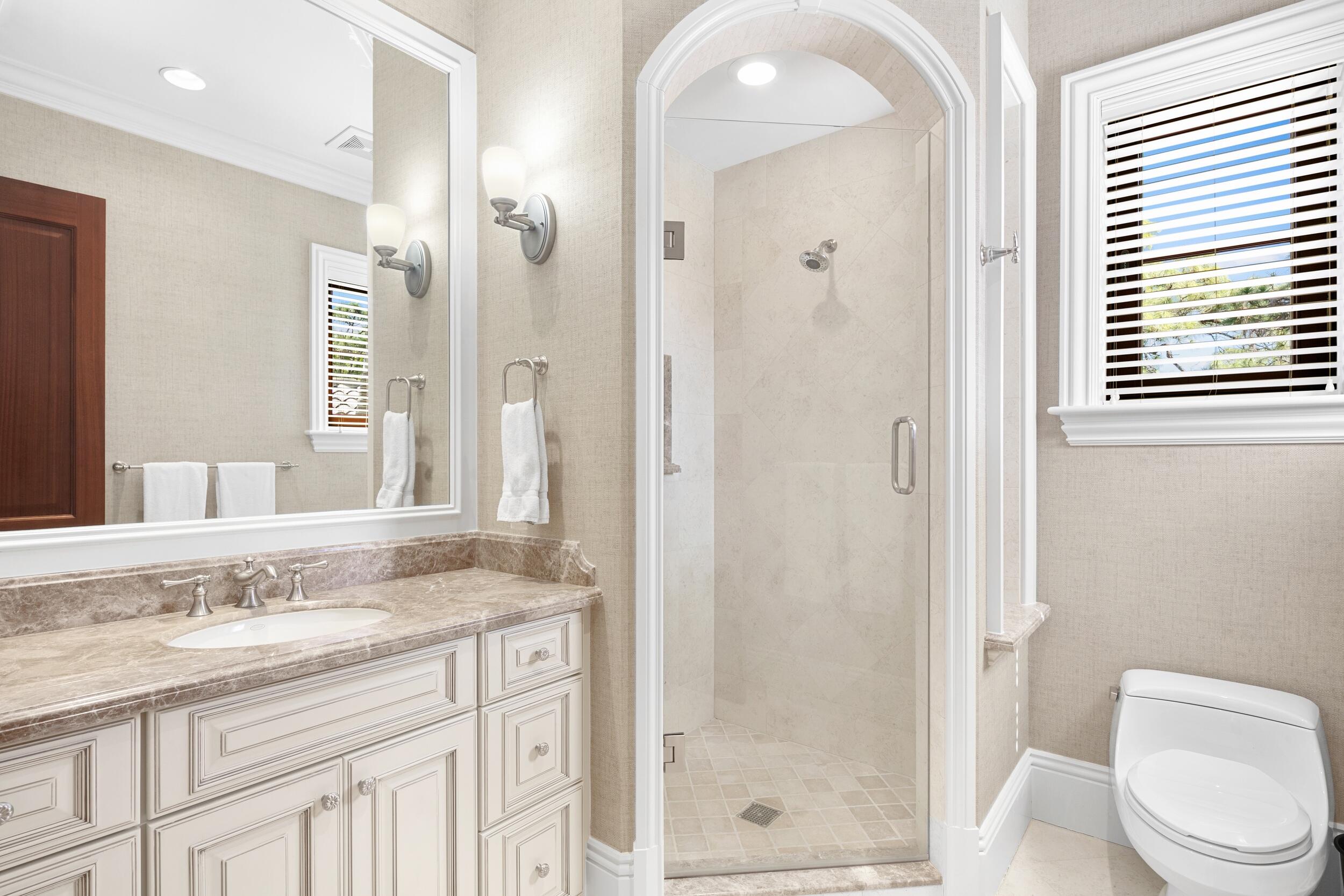 306 Villa Drive Jupiter, FL 33477 - Photo 20 of 30 Guest Bath 2