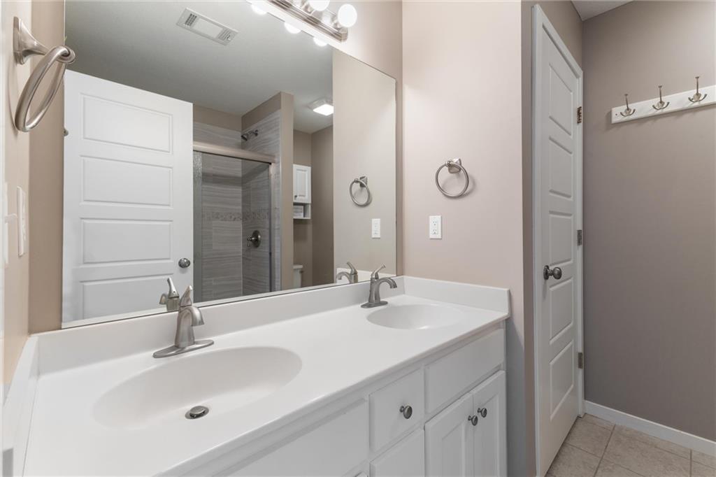 1073 North Sumac Street Olathe, KS 66061 - Photo 17 of 34