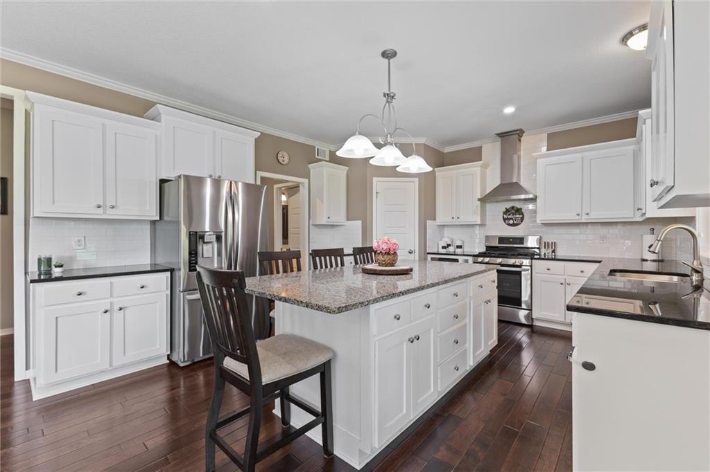 1073 North Sumac Street Olathe, KS 66061 - Photo 8 of 34