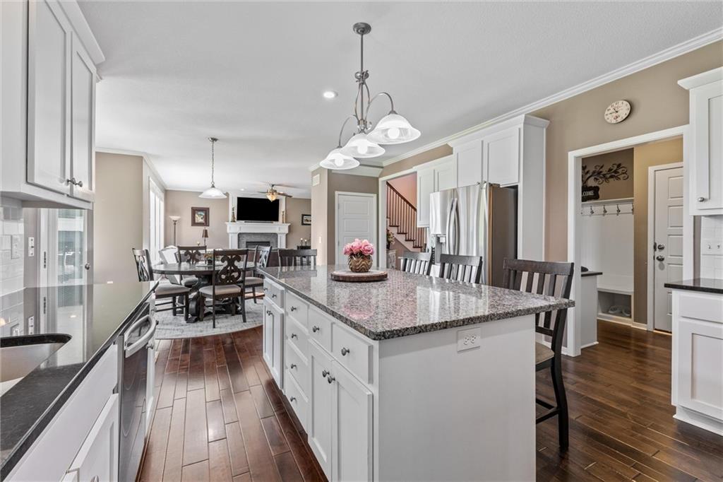 1073 North Sumac Street Olathe, KS 66061 - Photo 9 of 34