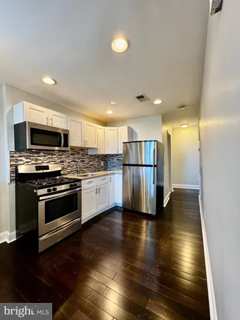 $1,300 | 139 East North Avenue, Unit 3, Baltimore, MD 21202