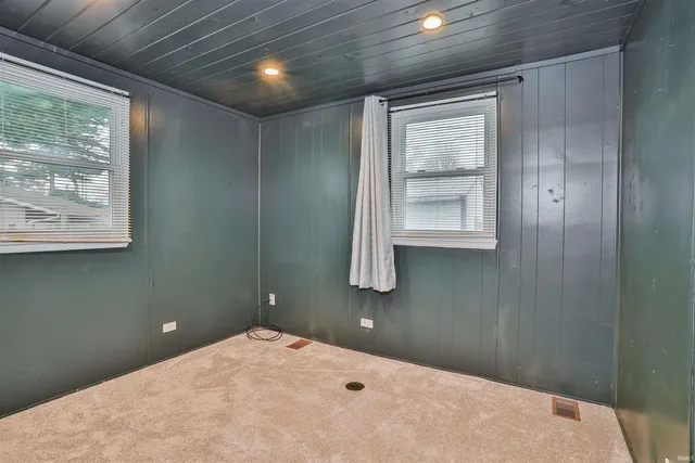 $179,900 | 1732 South Country Club Road, Warsaw, IN 46580