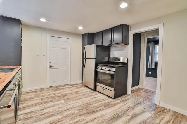 $179,900 | 1732 South Country Club Road, Warsaw, IN 46580