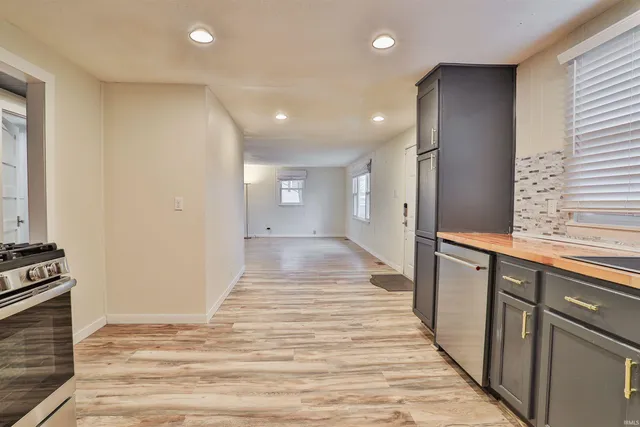 $179,900 | 1732 South Country Club Road, Warsaw, IN 46580