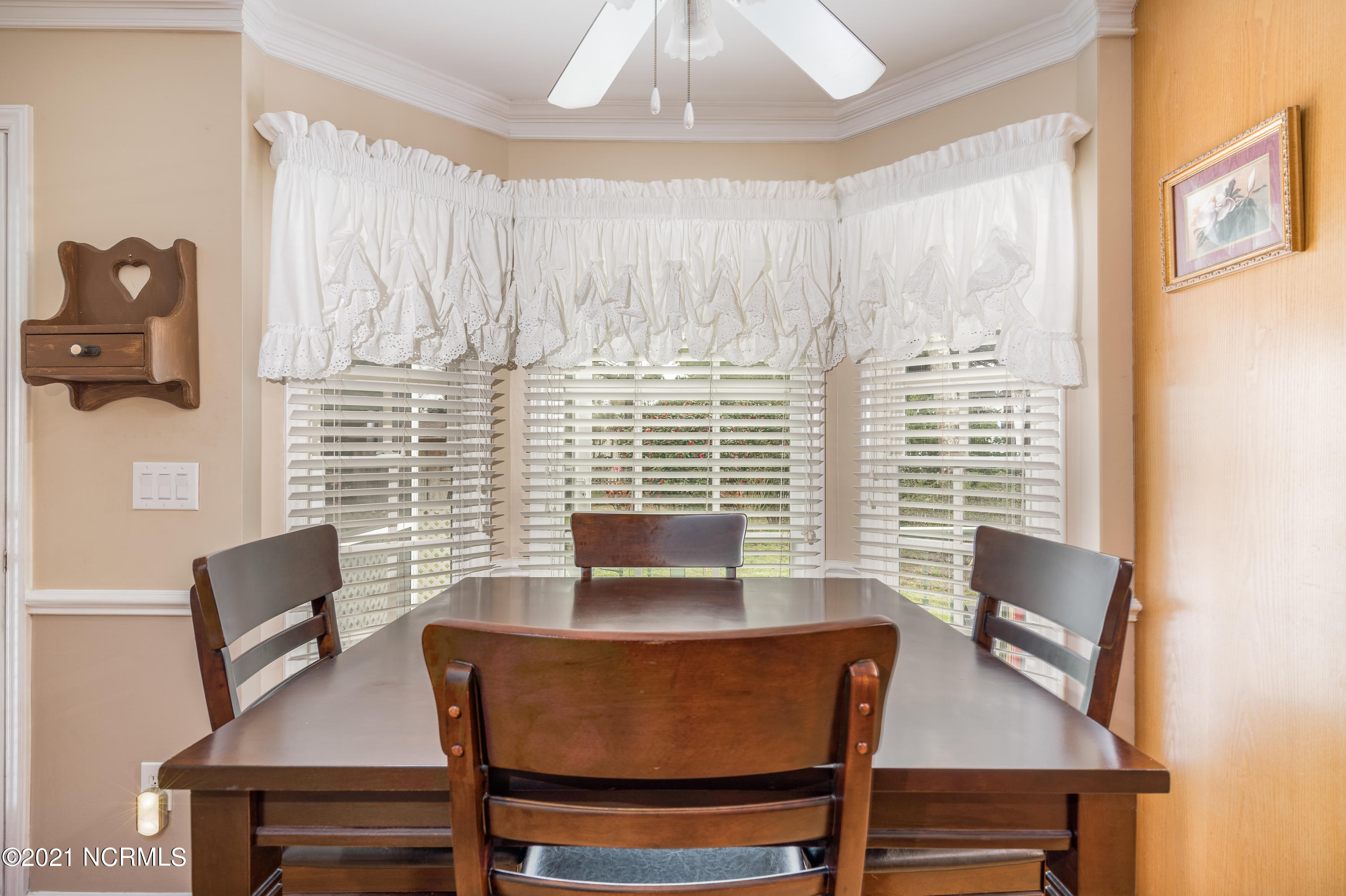 7600 Lost Tree Road Wilmington, NC 28411 - Photo 11 of 38 Breakfast nook