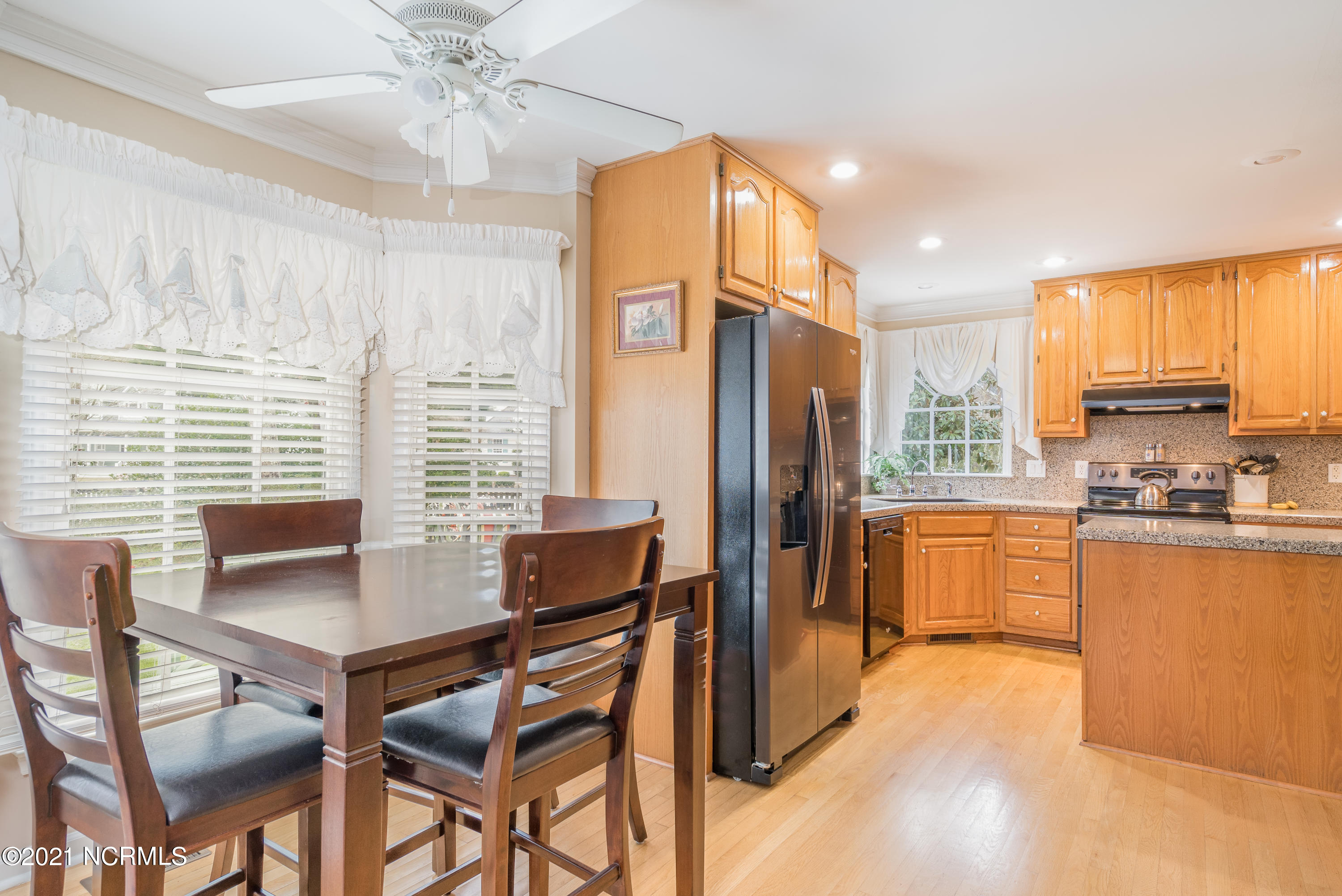 7600 Lost Tree Road Wilmington, NC 28411 - Photo 12 of 38 Breakfast nook 2