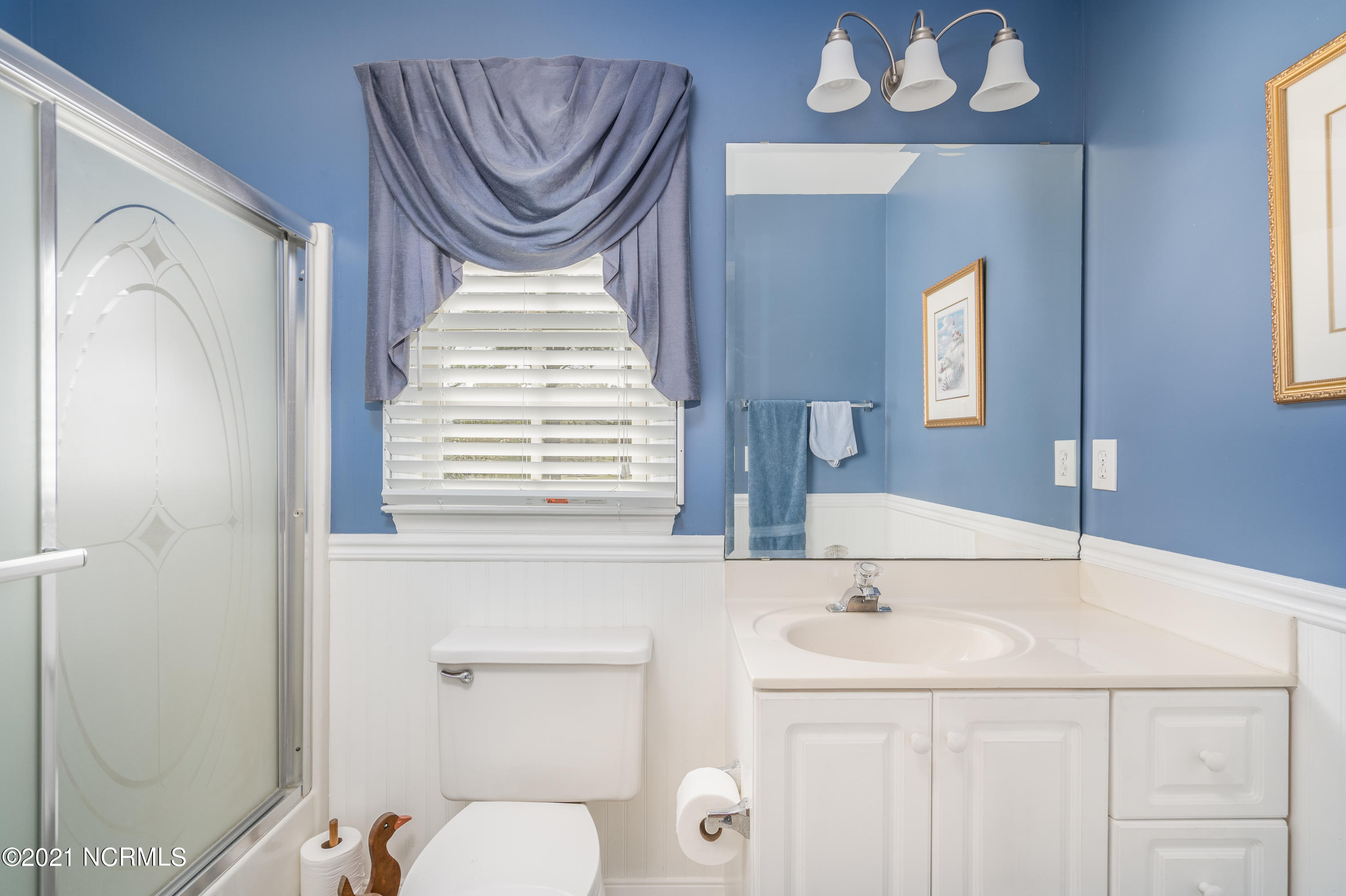 7600 Lost Tree Road Wilmington, NC 28411 - Photo 18 of 38 Upstairs Bathroom