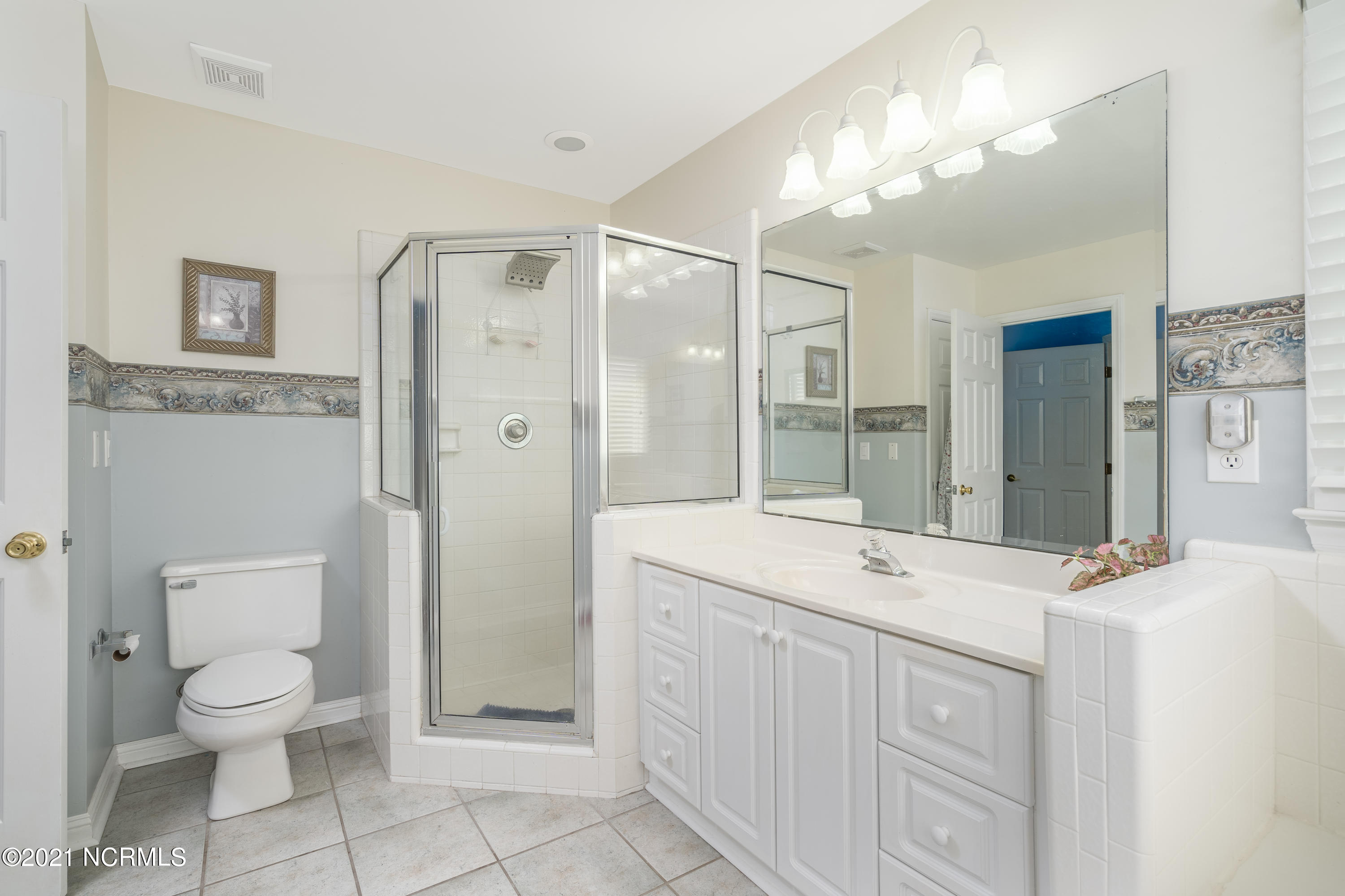 7600 Lost Tree Road Wilmington, NC 28411 - Photo 22 of 38 Master Bathroom 2