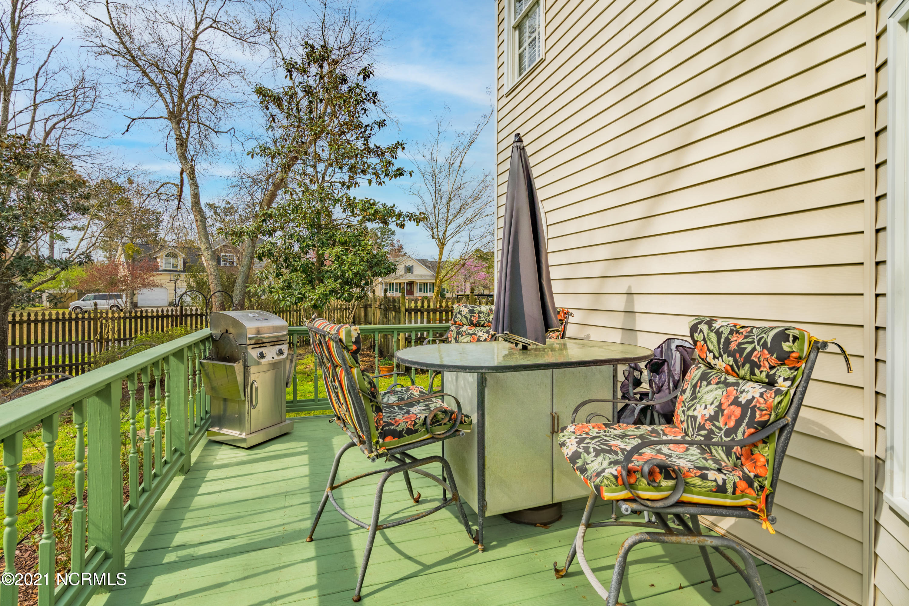 7600 Lost Tree Road Wilmington, NC 28411 - Photo 26 of 38 Backyard Deck