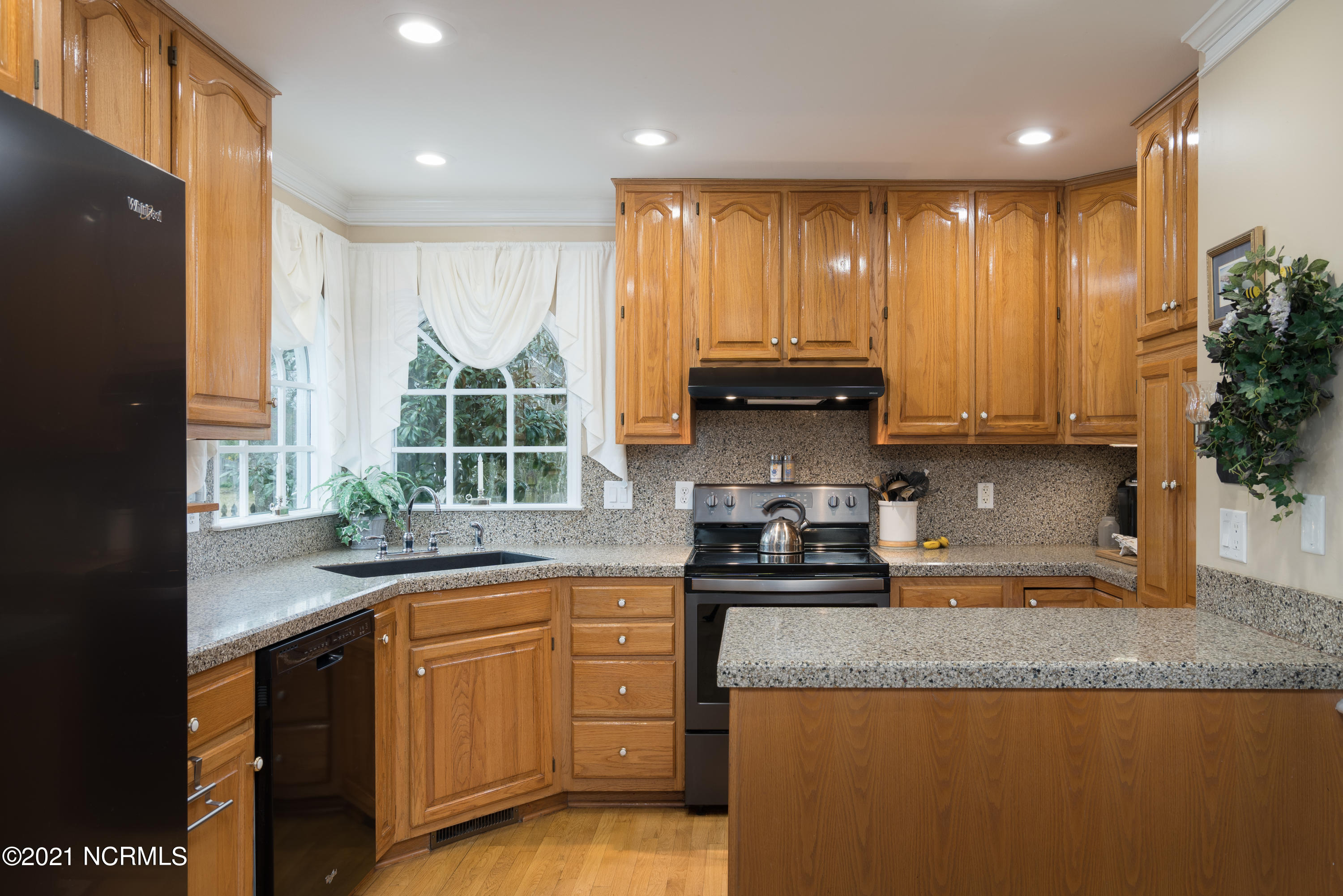7600 Lost Tree Road Wilmington, NC 28411 - Photo 5 of 38 Kitchen 2