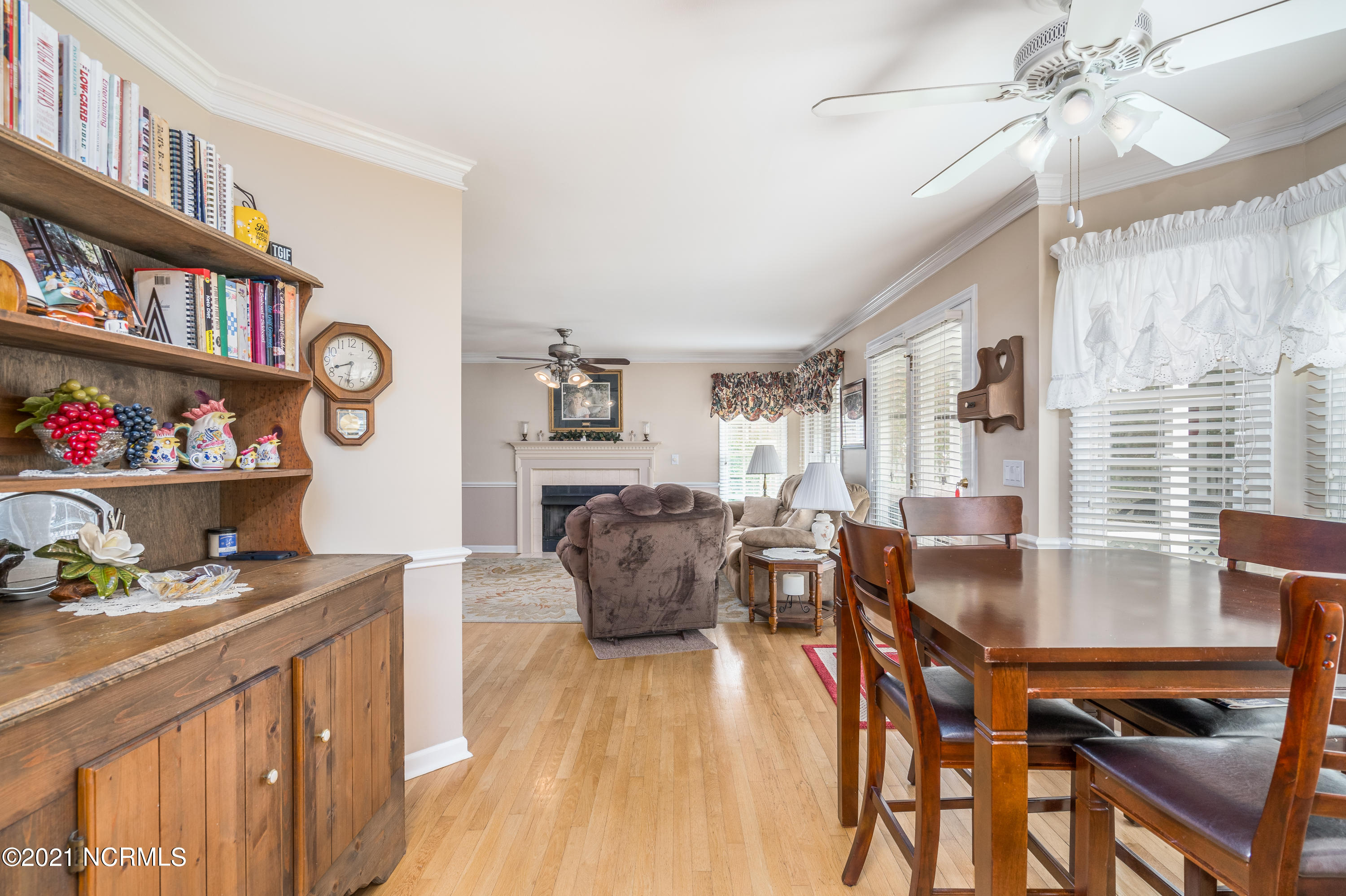 7600 Lost Tree Road Wilmington, NC 28411 - Photo 10 of 38 Kitchen looking toward living room