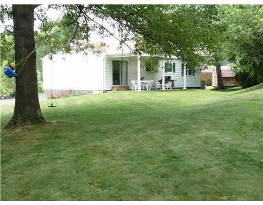 106 Crosswick Road Coraopolis, PA 15108 - Photo 17 of 18 Exterior Back.