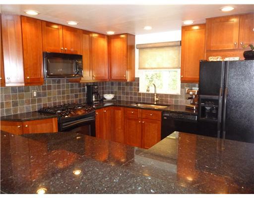 106 Crosswick Road Coraopolis, PA 15108 - Photo 7 of 18 Kitchen.