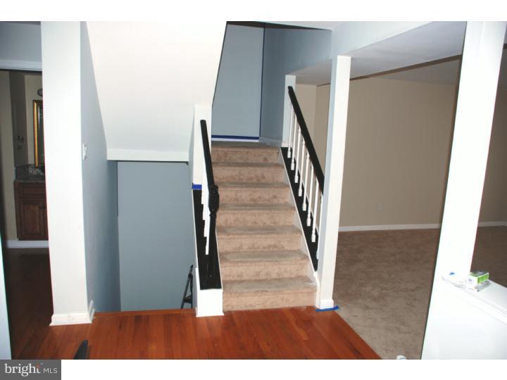 74 Soldiers Square, Unit 12 Wayne, PA 19087 - Photo 5 of 23 Hallway
